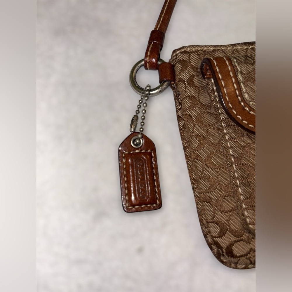COACH Vintage Hampton Mini Signature Buckle Wristlet Wallet Khaki/Camel Canvas - Picture 4 of 8